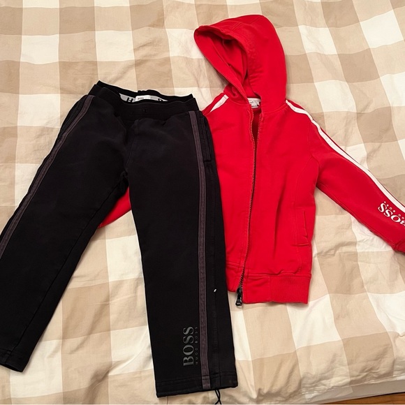 Children’s Hugo boss tracksuit size 4T - Picture 2 of 5